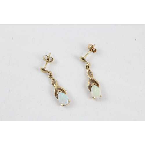 82 - 9ct gold opal drop earrings (1.8g)