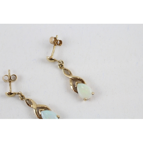 82 - 9ct gold opal drop earrings (1.8g)