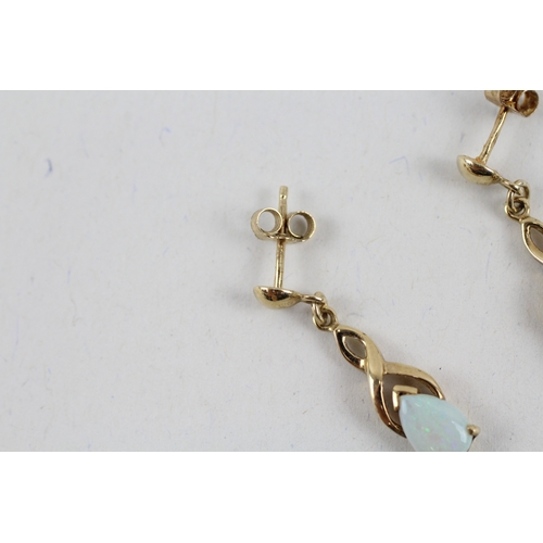 82 - 9ct gold opal drop earrings (1.8g)