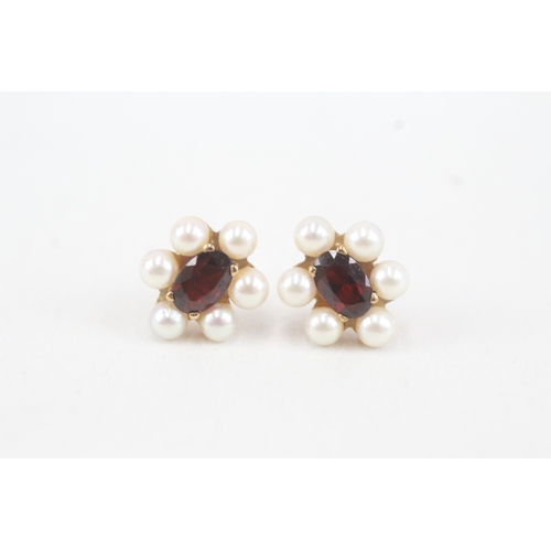 88 - 9ct gold garnet & cultured pearl seven stone cluster earrings (1.7g)