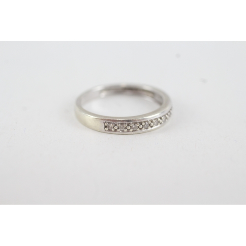 90 - 9ct gold diamond half eternity ring (1.9g) Size  M