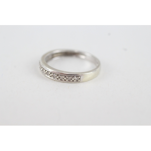 90 - 9ct gold diamond half eternity ring (1.9g) Size  M