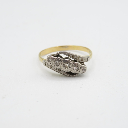 104 - 18ct gold & platinum vintage diamond dress ring (2.5g) Size  O 1/2