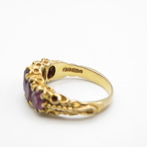 110 - 9ct gold vintage amethyst five stone ring with a patterned shank (3.7g) Size  N