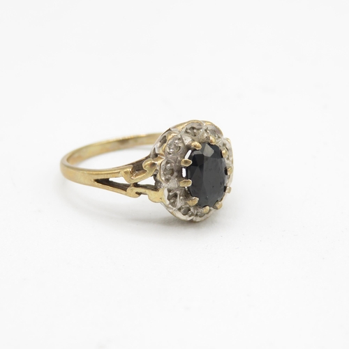 111 - 9ct gold vintage sapphire & diamond dress ring (2.2g) Size  M