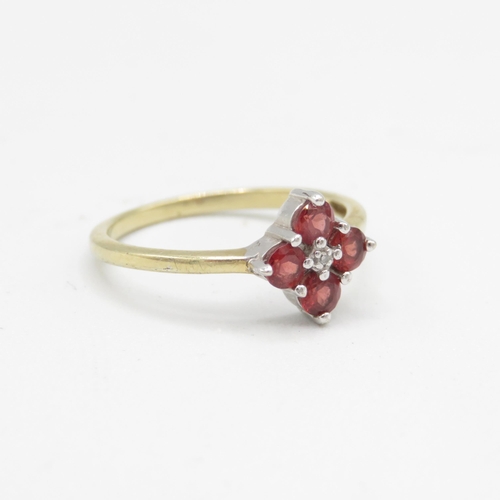 137 - 9ct gold diamond & garnet five stone cluster ring (1.4g) Size  M 1/2