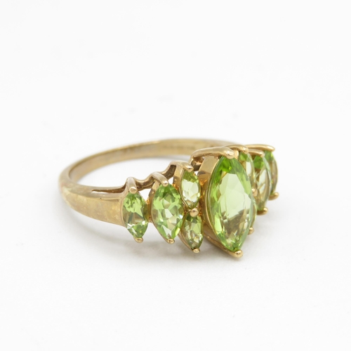 147 - 9ct gold marquise peridot dress ring (3g) Size  M