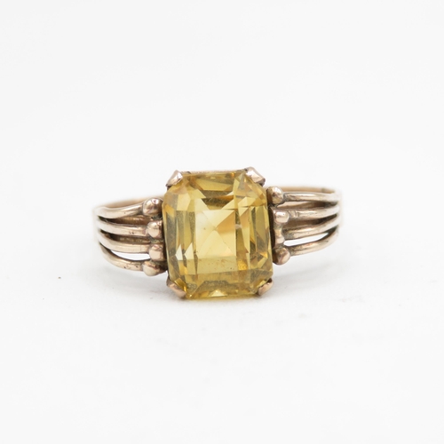 169 - 9ct gold citrine single stone ring (2.5g) Size  R 1/2