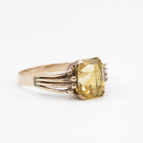 169 - 9ct gold citrine single stone ring (2.5g) Size  R 1/2