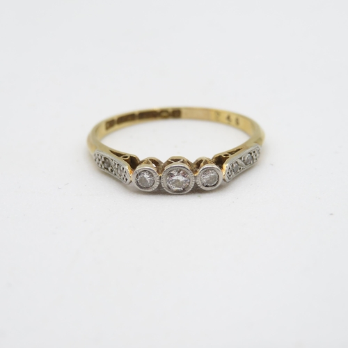 98 - 18ct gold & platinum vintage diamond ring (2g) Size  P