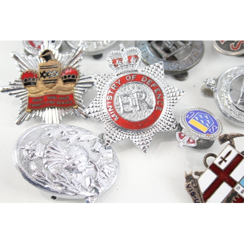 439 - Police - Fire Service Badges - Prison. x 15 Inc. Kings Crown Etc.