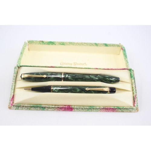 534 - Vintage Conway Stewart 15 Green Fountain Pen w/ 14ct Gold Nib Writing Boxed