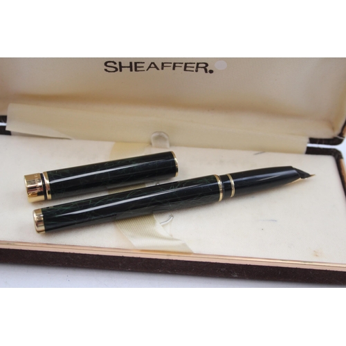 549 - Vintage Sheaffer Targa Green Lacquer Fountain Pen w/ 14ct Gold Nib WRITING