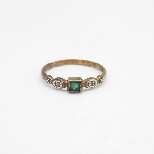 180 - 9ct gold diamond & emerald three stone ring (1.1g) Size  N