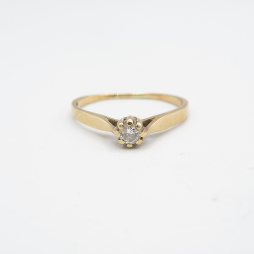 183 - 9ct gold vintage diamond solitaire ring (1.4g) AS SEEN - MISHAPEN Size  P