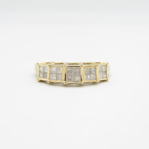 196 - 9ct gold princess cut diamond half eternity ring (3.2g) Size  S