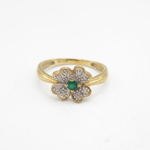 204 - 9ct gold chrysoprase & diamond four-leaf clover dress ring (1.3g) Size  L