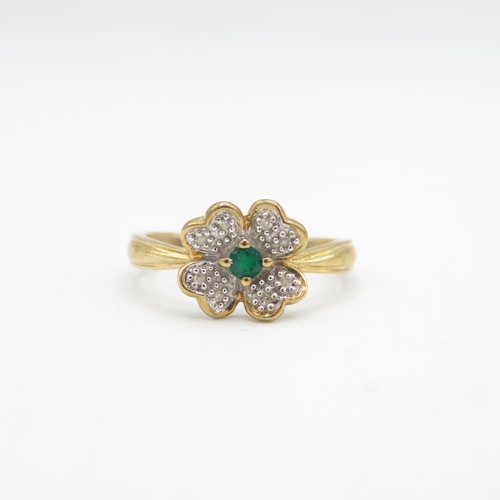 204 - 9ct gold chrysoprase & diamond four-leaf clover dress ring (1.3g) Size  L