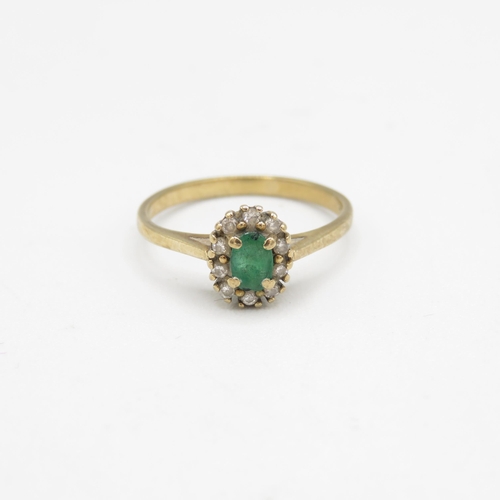 206 - 9ct gold vintage emerald & diamond cluster ring (1.4g) Size  K