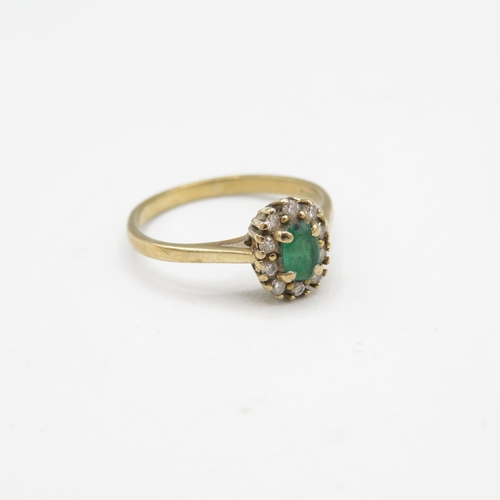 206 - 9ct gold vintage emerald & diamond cluster ring (1.4g) Size  K