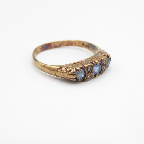 213 - 9ct gold vintage sapphire & diamond ring with a scroll patterned gallery (2.5g) AS SEEN - MISHAPEN S... 