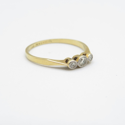 277 - 18ct gold & platinum Edwardian milgrain set diamond three stone ring (1.4g) Size  L