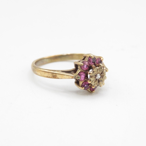 288 - 9ct gold vintage ruby & diamond cluster ring, claw set (2.1g) Size  M