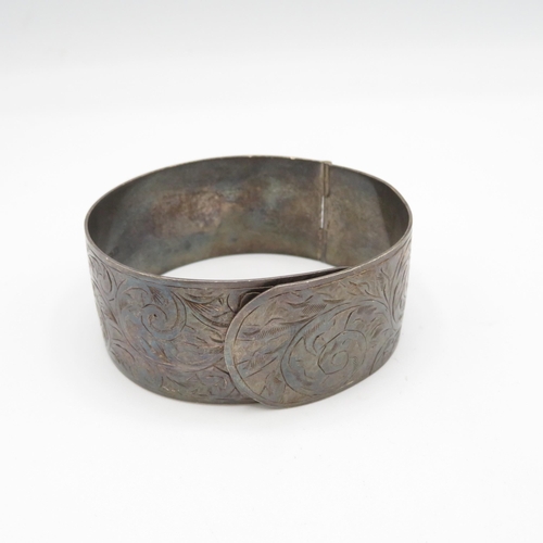 348 - Silver bangles (85.4g)