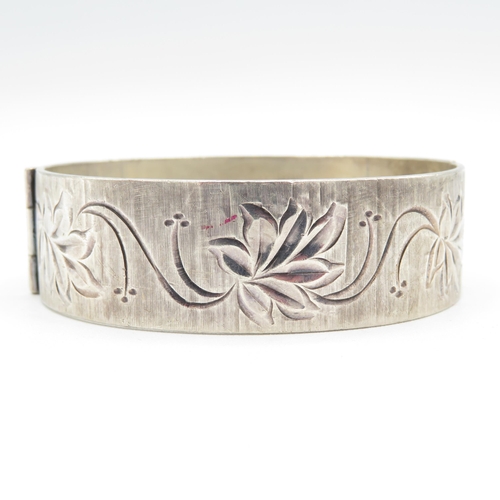 353 - Silver bangles (85g)