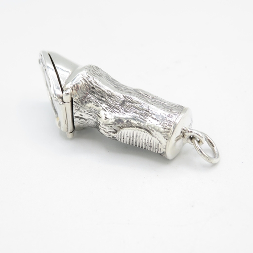 367 - Horse's leg and hoof HM 925 Sterling Silver Vesta in excellent condition with tight closing hinged l... 