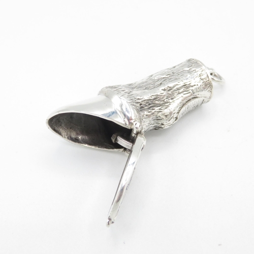 367 - Horse's leg and hoof HM 925 Sterling Silver Vesta in excellent condition with tight closing hinged l... 