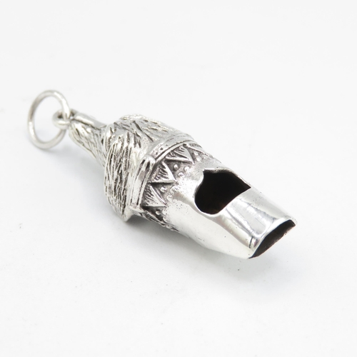 369 - HM 925 Sterling Silver dog whistle with fob ring and detailed dog head design fully working (11.3g) ... 