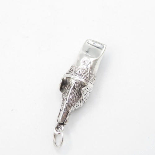 369 - HM 925 Sterling Silver dog whistle with fob ring and detailed dog head design fully working (11.3g) ... 