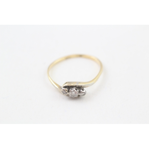 109 - 18ct gold platinum topped diamond set vintage trilogy ring (1.8g) AS SEEN - MISHAPEN Size  N