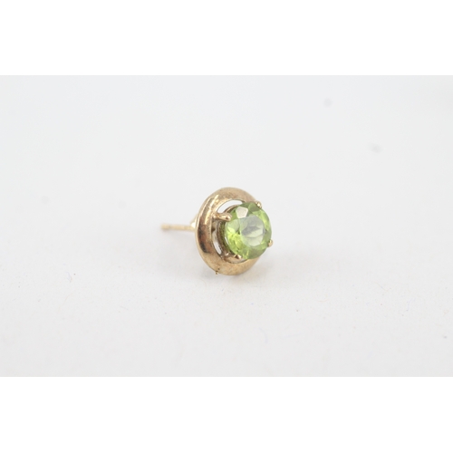 113 - 9ct gold peridot stud earrings (1.4g)