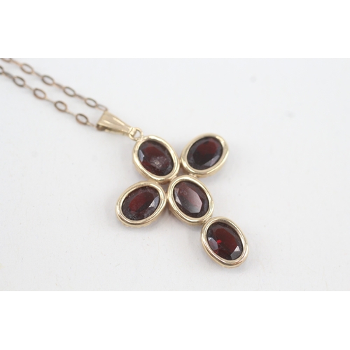 115 - 9ct gold garnet cross pendant necklace (2.2g)