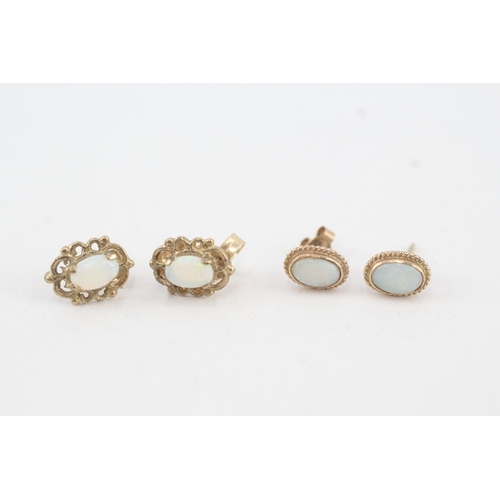 116 - 2 x 9ct gold opal stud earrings (1.9g)