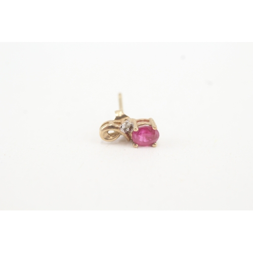 119 - 9ct gold diamond and ruby set stud earrings (1.1g)