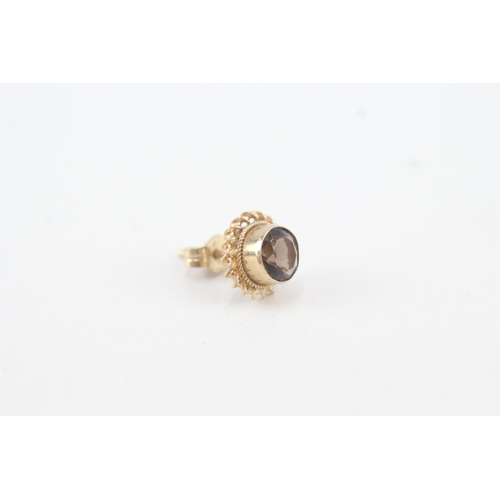 120 - 9ct gold smokey quartz set stud earrings (1.5g)