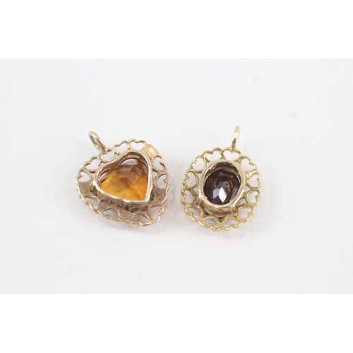 122 - 2 x 9ct gold vintage citrine & garnet pendants (3.8g)