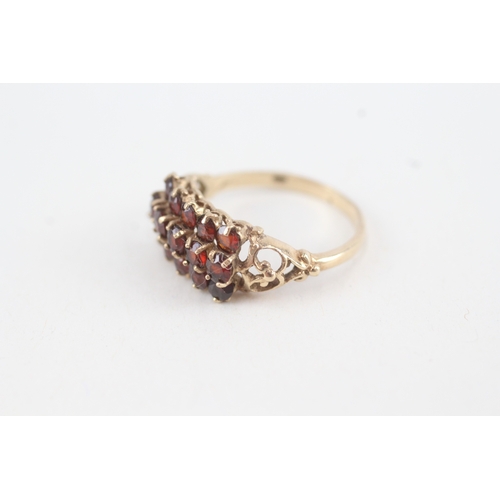 123 - 9ct gold vintage garnet dress ring (2.8g) Size  Q