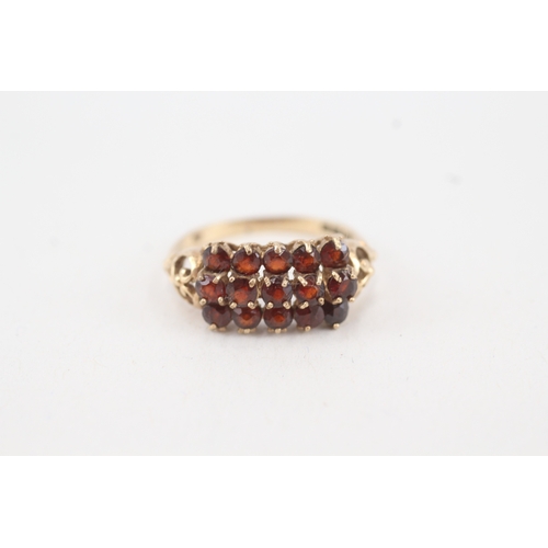 123 - 9ct gold vintage garnet dress ring (2.8g) Size  Q