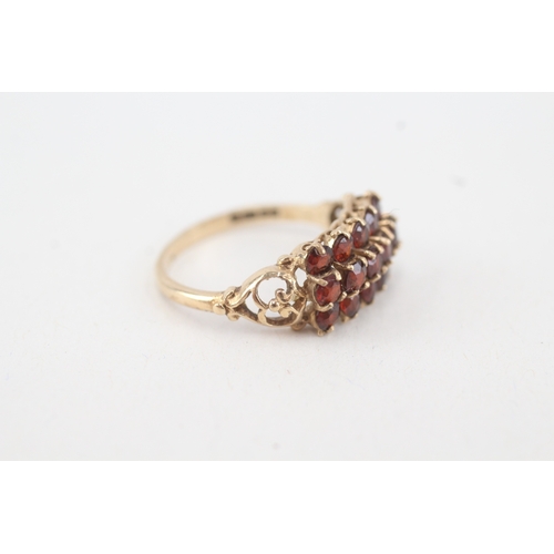 123 - 9ct gold vintage garnet dress ring (2.8g) Size  Q