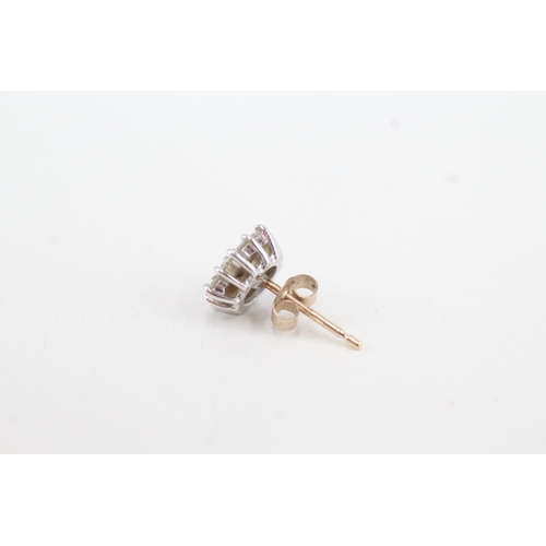 127 - 9ct gold diamond cluster stud earrings, claw set (1.5g)