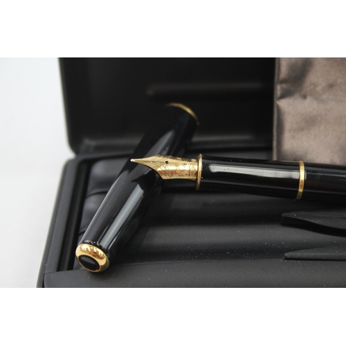 530 - Parker Sonnet Black Lacquer Fountain Pen w/ 18ct Gold Nib WRITING