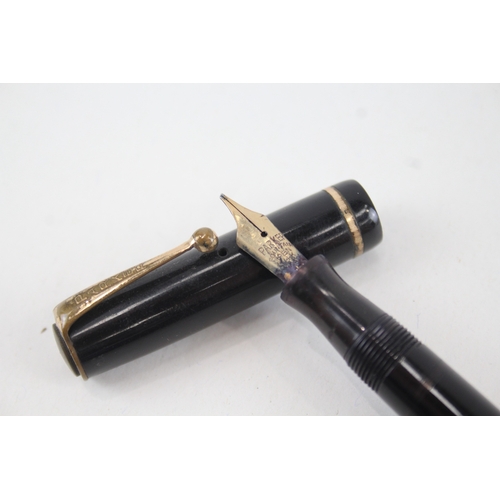 542 - Vintage Parker Moderne Black Fountain Pen w/ 14ct Gold Nib WRITING