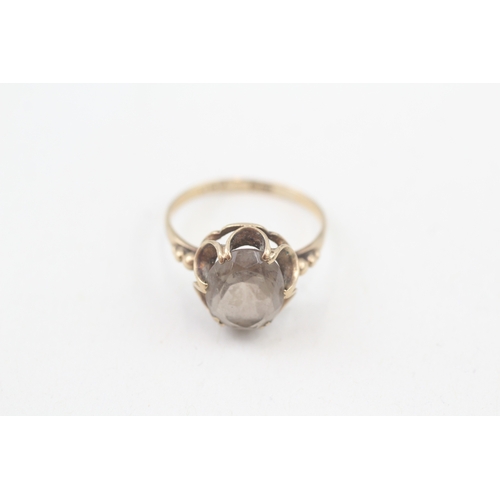 56 - 9ct gold vintage smokey quartz set cocktail ring (2g) Size  M 1/2