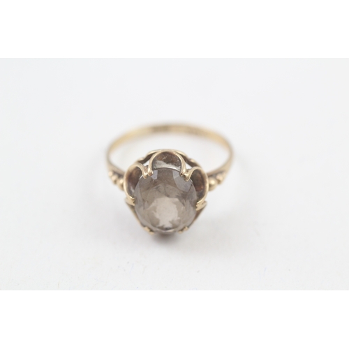 56 - 9ct gold vintage smokey quartz set cocktail ring (2g) Size  M 1/2