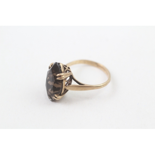 72 - 9ct gold vintage smokey quartz dress ring (3g) Size  M