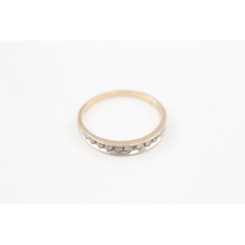 84 - 9ct gold diamond half eternity ring (1.4g) Size  P